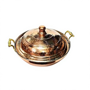 Plato para mantequilla de cobre martillado con asas de latón, tamaño y forma personalizados, para uso en bodas y fiestas. - Product Image 1