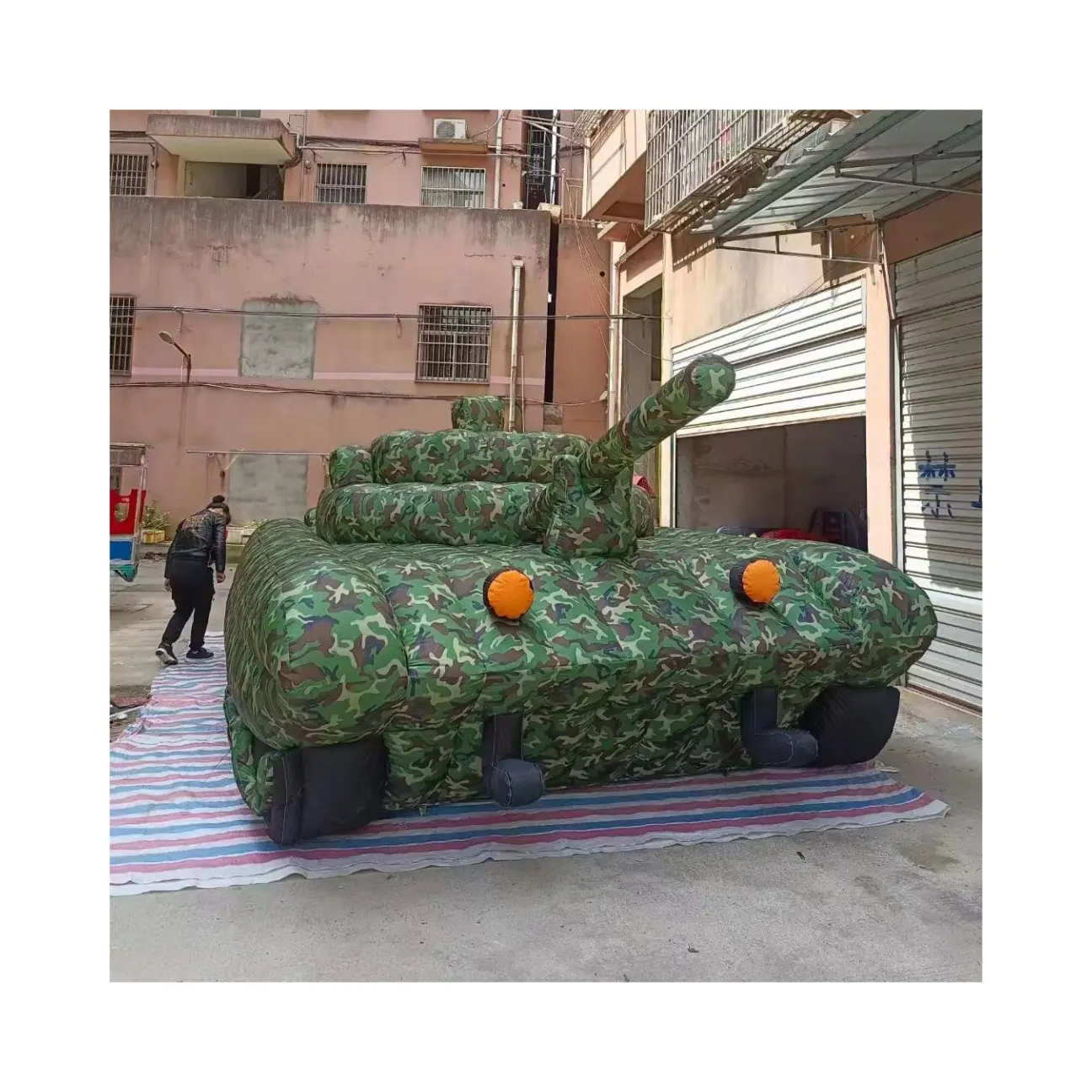 Tank Inflatable Customized 6m Giant Advertising Inflatable Tank For Event