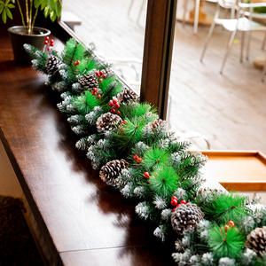 Guirnalda Navideña Artificial de 2 Metros con Piñas para Decoración Navideña, Adorno para Puerta - Product Image 3