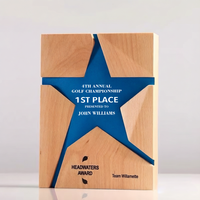 Plaque de récompense en bois artisanale écologique de la marque Noble Manufacturer avec gravure laser, trophée étoile