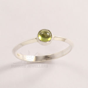 Bague à porter quotidiennement Toutes les tailles Argent sterling pur 925 Grossiste Bijouterie Naturel PÉRIDOT Cabochon Rond Pierres Précieuses Empilable - Product Image 2