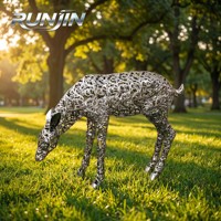 Grande sculpture de cerf moderne grandeur nature, forgée à la main, avec motif floral ajouré, finition miroir 8K, pour jardin extérieur