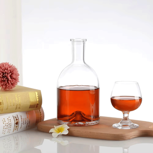 Bouteille en <span class=keywords><strong>verre</strong></span> transparente ronde de 750 ml et 1 litre pour vodka et whisky, avec bouchon en liège personnalisé, emballage haut de gamme Super Flint - Product Image 1