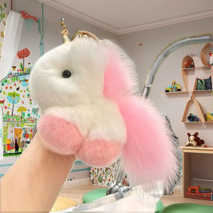 Jolie peluche licorne en fausse fourrure de vison, douce, écologique et durable, design poney, pour breloque de sac ou porte-clés léger pour filles - Product Image 2
