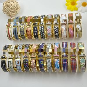 Gelang Bangle 6mm untuk Wanita, Berlapis Emas 18K, Baja Anti Karat, Lukisan Enamel Vintage, Multiwarna, Personalisasi, Dilengkapi Pelumas - Product Image 4