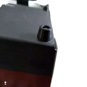 Chân Tấm Giảm Chấn Bằng Cao Su Nguyên Chất Chất Chất Lượng Cao Với Miếng Chèn Bằng Thép Tấm Giảm Chấn Hình Vuông Tự Dính - Product Image 1