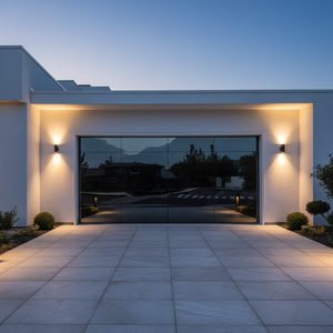 Porte de garage sectionnelle automatique en aluminium avec verre sans cadre moderne pour villa de luxe - Product Image 1