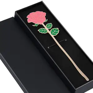 Металлическая Закладка с розовыми розами