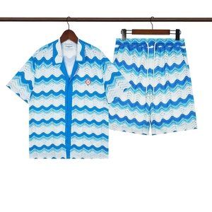 Completo Set Abbigliamento Moda Designer 2026: Camicia a Maniche Corte <span class=keywords><strong>e</strong></span> Pantaloncini da Uomo Stile Tribale <span class=keywords><strong>e</strong></span> Abiti da Donna per Resort da Spiaggia - Il Tuo Look di Tendenza - Product Image 4