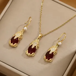 Modische echte vergoldete Kristall-Strass-Rot-Jade-Stein Pixiu Piyao Anhänger-Halskette für traditionelle chinesische Schmuckstücke