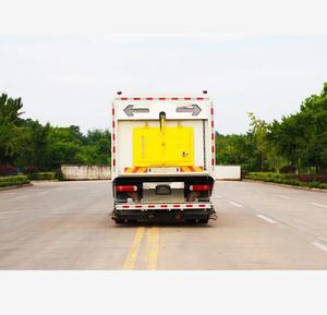 Serbatoio dell'acqua 1cbm 2cbm autocisterna della spazzatura 4 x2 spazzatrice stradale <span class=keywords><strong>lavapavimenti</strong></span> ad alta pressione macchina <span class=keywords><strong>per</strong></span> la pulizia sottovuoto camion Scrubber stradale - Product Image 3
