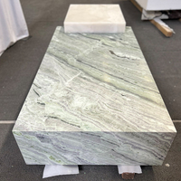 Ensemble de tables basses gigognes en quartzite Green Galaxy et onyx blanc, table centrale géométrique en pierre naturelle