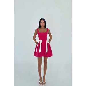 Robe de cocktail mini Nellie fuchsia avec détail nœud élégant - Product Image 2