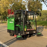 Balayeuse électrique à batterie pour usage industriel dans l'entretien de l'assainissement urbain