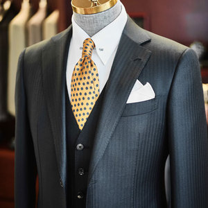 Abito Casual da Uomo in Lana Premium Artigianale Esclusivo su Misura, Vestibilità Comoda per Tutte le Stagioni, Abbigliamento Business per Ambienti di Lavoro Eleganti - Product Image 3