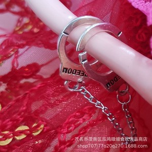 Accesorios para casa de muñecas yxsDOLLHOUSE, modelos de escenas, accesorios de soldados, mini esposas de juguete de simulación para prisioneros - Product Image 3