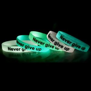 สายรัดข้อมือซิลิโคนแบบกำหนดเองพร้อมพิมพ์โลโก้ สายรัดข้อมือยางสำหรับกีฬาบาสเกตบอล สายรัดข้อมือซิลิโคนแบบกำหนดเอง - Product Image 6