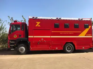Voiture de camion de pompier de camion de lutte contre l'incendie avec l'eau/mousse de la pompe à incendie 8*4