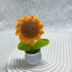 กระถางดอกทานตะวันถักมือหลากสีสัน ต้นไม้ประดิษฐ์ถักโครเชต์ทำมือ - Product Image 1