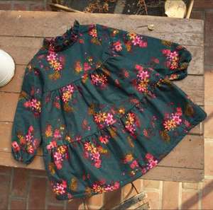 เสื้อผ้าเด็กขายส่ง แฟชั่นเกาหลี ชุดเดรสเด็กผู้หญิงลายดอกไม้ - Product Image 3