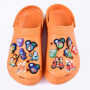 Accessoires de chaussures en PVC personnalisés en gros, mignons, de style dessin animé, décoration de sabots pour enfants, breloque de chaussure Chlucky - Product Image 1