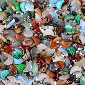 2cm venta al por mayor astilla Luna piedra Natural cristal amatista colgante cuarzo colgantes encanto para collar fabricación de joyas - Product Image 4