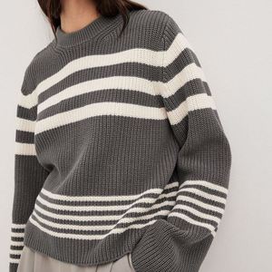 Haut à capuche tricoté ample rayé personnalisé pour l'hiver pour les femmes avec col rond et pull décontracté pour femmes basé sur l'échantillon - Product Image 2