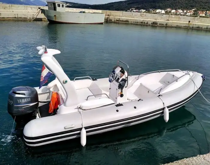 Sporting yacht wholesale hypalon rib 580 boat with outboard motor