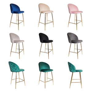 Chaises de bar blanches de style nordique pour îlot de cuisine, hauteur assise 65 cm, idéales pour restaurants et bars. - Product Image 5