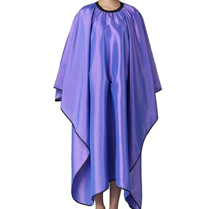 Vêtements de barbier haut de gamme tissu imprimé imperméable polyester taffe pour salon de coiffure coupe de cheveux et teinture cape tablier de salon de coiffure - Product Image 1