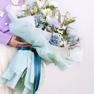 JOYWOOD descuento venta al por mayor Sunshine Bear Nosa papel de regalo impermeable con diseño de dibujos animados para ramo de flores - Product Image 3