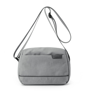 Nouveau sac de poitrine mini sport multifonctionnel de qualité avec fermeture éclair, petit sac bandoulière avec trou pour écouteurs, en polyester, logo personnalisé - Product Image 4