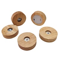 Base de lampe LED ronde en bois moderne avec télécommande, support d'affichage en cristal alimenté par batterie, support de boule de cristal de 6 cm et 8 cm, ornements en boule de cristal