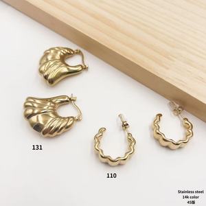 XUPING takı toptan tıknaz Hoop Huggie çiçek kalp kore geometrik 14k 18k moda paslanmaz çelik kadın küpe - Product Image 5