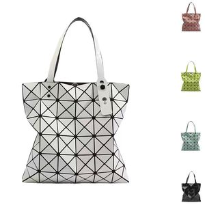 Bolso de Mano Tipo Tote Plegable de Cuero PU Portátil con Logotipo Personalizado, Estilo Vintage de Lujo para Mujer, Geometría Cuadrada - Product Image 1