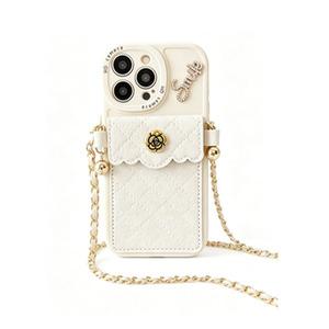 Étui de téléphone matelassé avec motif floral en relief et chaîne bandoulière pour iPhone - Product Image 1