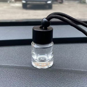 Diffuseur de voiture suspendu, flacon de 8 ml en verre transparent <span class=keywords><strong>avec</strong></span> bouchon en bois <span class=keywords><strong>noir</strong></span> et cordon <span class=keywords><strong>noir</strong></span> réglable - Product Image 2
