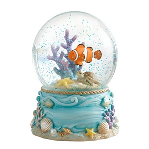 Globo di Neve Natalizio Personalizzato con Paesaggio Marino, Corallo e Tartaruga Marina Dipinti a Mano in Resina, Mondo Sottomarino Glitterato - Product Image 3