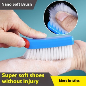 <span class=keywords><strong>Brosse</strong></span> multifonctionnelle <span class=keywords><strong>pour</strong></span> le nettoyage des chaussures Nano Planche de laine douce <span class=keywords><strong>pour</strong></span> chaussures Vêtements Conception à la main sans blessure Brosses ménagères en plastique - Product Image 3