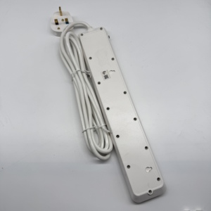 Multiprise de qualité supérieure avec protection contre les surtensions, 5 prises standard britanniques, câble de 3 m, norme SASO - Product Image 4
