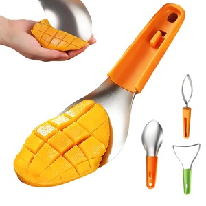 Coupe-mangue 3-en-1 en acier inoxydable : Éplucheur, Décortiqueur et Ustensile de cuisine pour fruits - Product Image 3