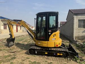 Mini-excavatrice d'occasion de 3 tonnes Cat 303 en stock, machine de terrassement de haute qualité d'occasion cat 303 - Product Image 2