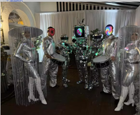 Disfraz de robot LED con espejos para discoteca, casco de TV Box y casco con visera LED cibernética, traje de espejos con lentejuelas para desfiles y actuaciones en escenario