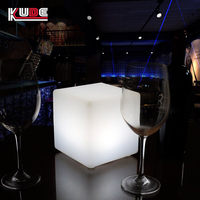Cubo Luminoso LED Impermeabile in Plastica PE 10 cm, Sedia Cubo LED, Decorazione Luminosa a Cubo LED