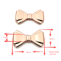 Accessoires de Luxe Personnalisés en Alliage de Zinc Effet 3D, Étiquette Logo Vintage, Forme Nœud Or Rose, Étanche, Tendance, pour Marques de Créateurs