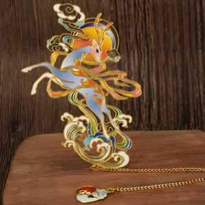 Marcapáginas de metal hueco esmaltado estilo chino con diseño de ciervo mitológico de Dunhuang - Product Image 3