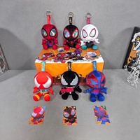 Pendentif en peluche Spider-Man de dessin animé, adorable figurine d'anime pour décoration de bureau, cadeau d'anniversaire idéal, boîtes mystères