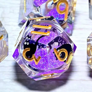 Jeu de dés polyédriques 7 pièces en résine Liquid Core Quicksand Sharp Edge Cat avec emballage personnalisé pour le jeu de rôle de table D&D <span class=keywords><strong>5e</strong></span> - Product Image 2