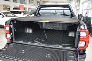 <span class=keywords><strong>Toyota</strong></span> Hilux SR5 4x4 Double Cabine Pick-up 2025 d'<span class=keywords><strong>occasion</strong></span>, voitures bon marché en provenance du Japon, Dubaï, <span class=keywords><strong>Allemagne</strong></span>, en bon état, prêtes à être expédiées - Product Image 5