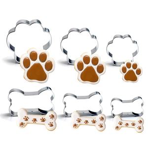 <span class=keywords><strong>Emporte</strong></span>-pièces en acier inoxydable en forme <span class=keywords><strong>de</strong></span> <span class=keywords><strong>patte</strong></span> <span class=keywords><strong>de</strong></span> <span class=keywords><strong>chat</strong></span> <span class=keywords><strong>de</strong></span> dessin animé et d'os <span class=keywords><strong>de</strong></span> chien pour biscuits et pâtisseries - Product Image 1